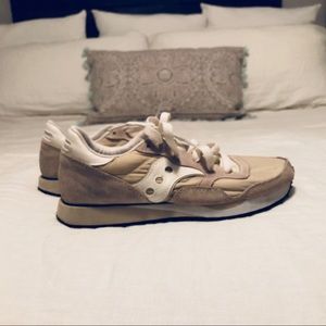 Saucony Casual Sneakers size 7, women’s